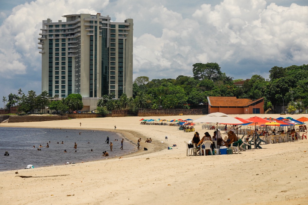 Praia da Ponta Negra será liberada para banhistas todos os dias em Manaus