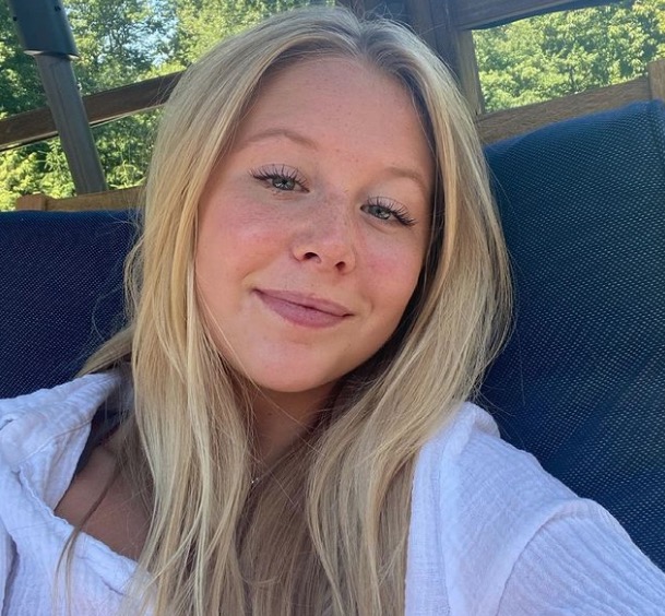 Atriz de 'Anne with an E' descobriu câncer de mama durante viagem 