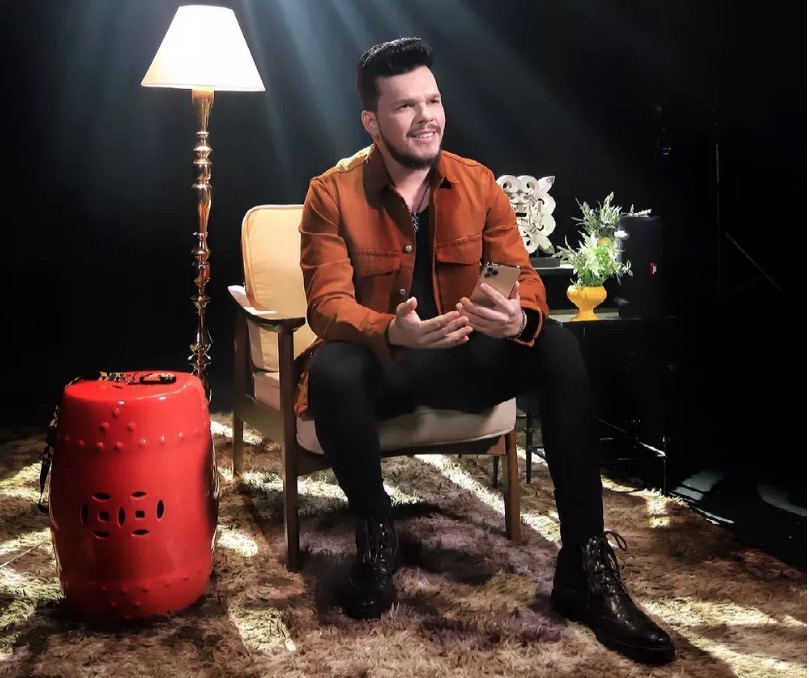 Sertanejo Thiago Costa recebe alta da UTI após ser atropelado por lancha