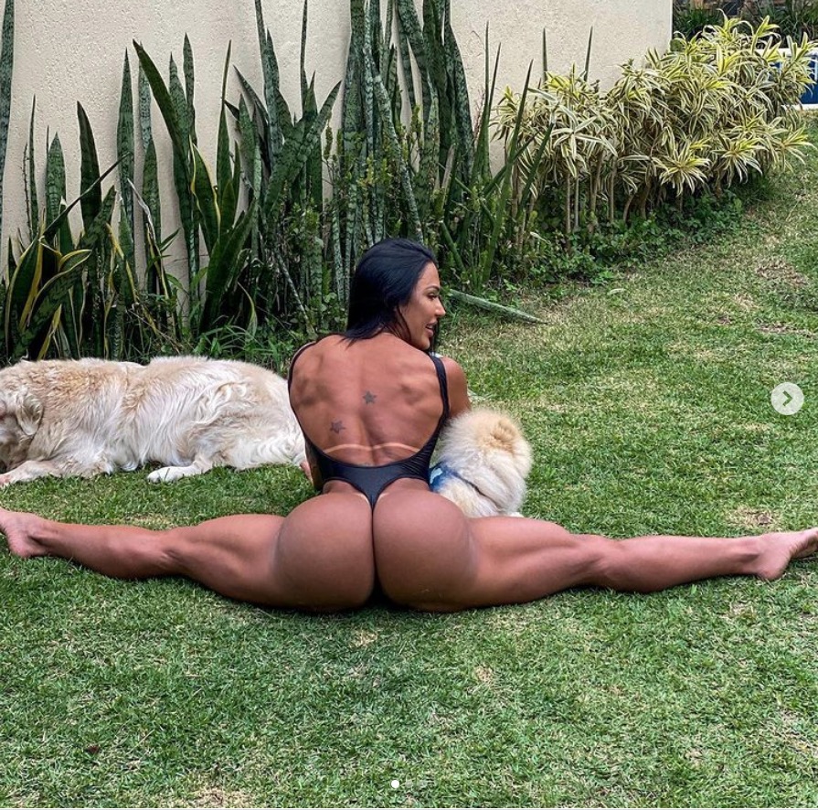 De fio dental no limite, Gracyanne Barbosa choca com abertura total