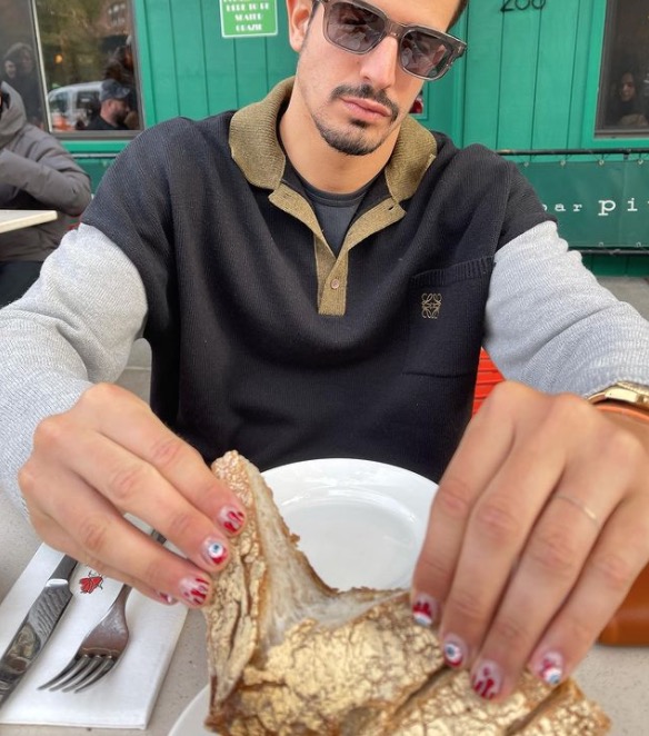 Enzo Celulari rebate críticas por unhas pintadas: 'tabu sendo quebrado'