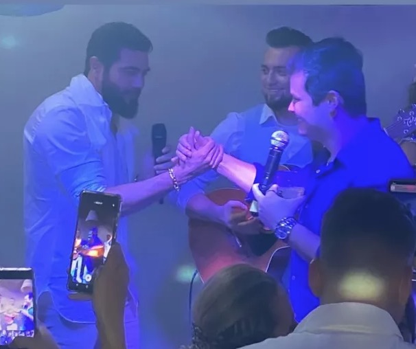 Matheus e Kauan fazem as pazes com Henrique e Juliano após briga