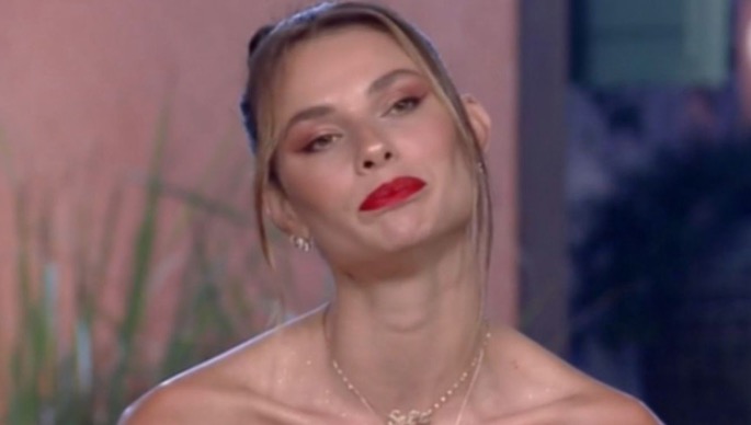 Dayane Mello comenta sobre jaqueta rasgada de Rico em A Fazenda