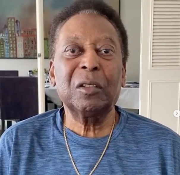 Pelé volta a ser internado em hospital de São Paulo