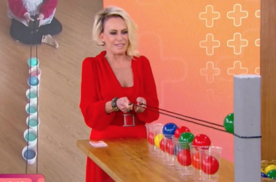 Ao vivo, Ana Maria Braga dá esporro em assistente no 'Mais Você'