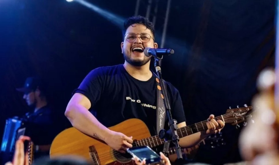 Com edema cerebral, cantor Maurílio precisa de doação de sangue