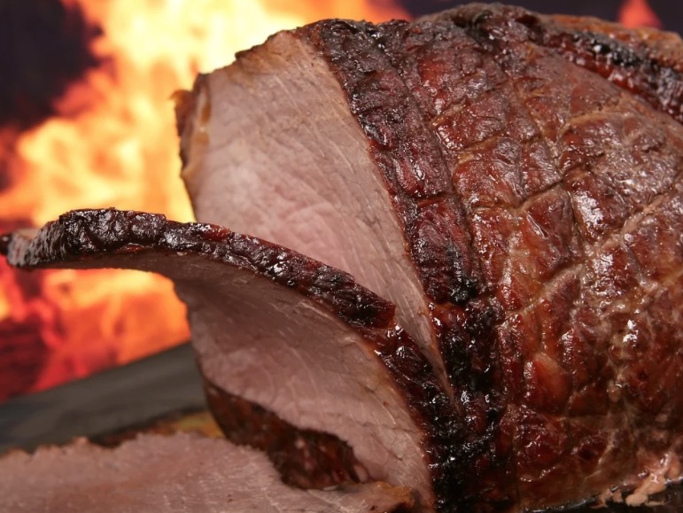 Ruralistas marcam churrascos no Bradesco após vídeo contra carne