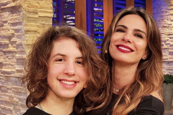 Luciana Gimenez se irrita com perguntas sobre sexualidade do filho, Lucas Jagger 
