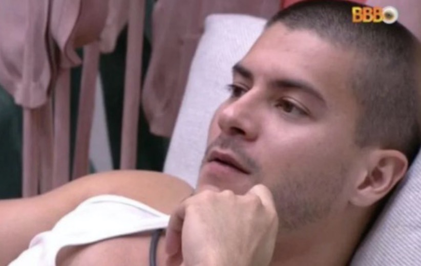 BBB 22: Natália revela para Arthur que ele é alvo de Rodrigo