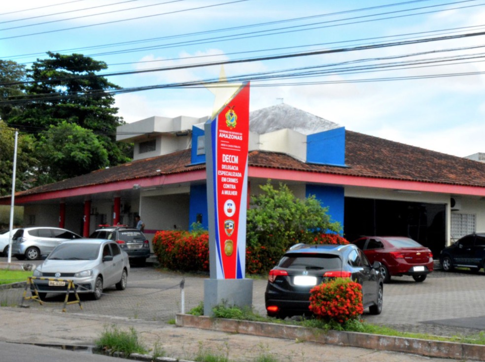 Homem espanca mulher grávida em Manaus por achar que filho não é dele