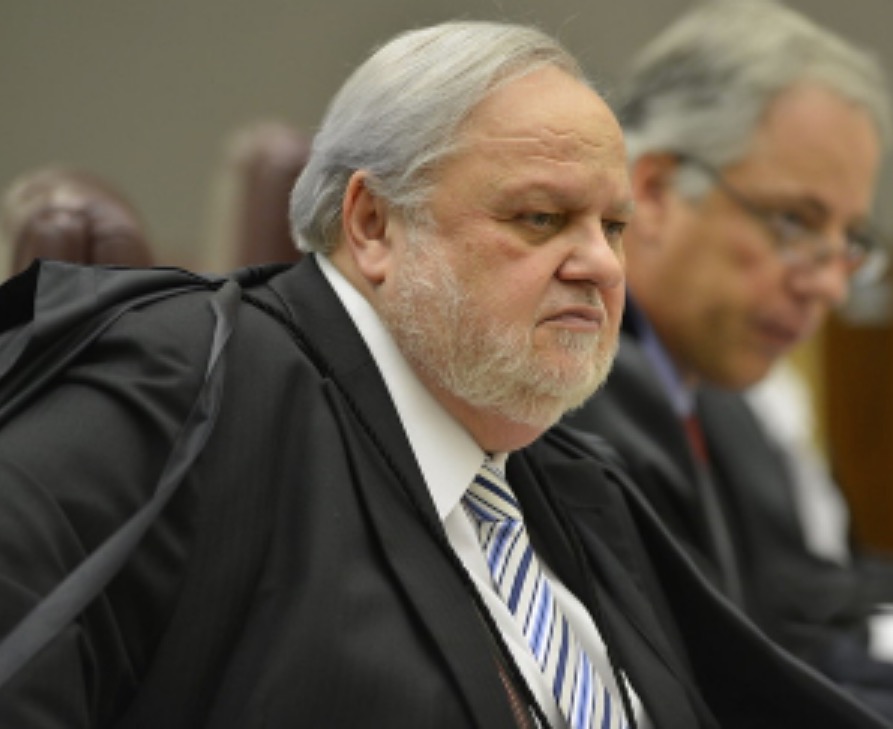 PF prende suspeito de enviar ameaças à família de ministro do STJ