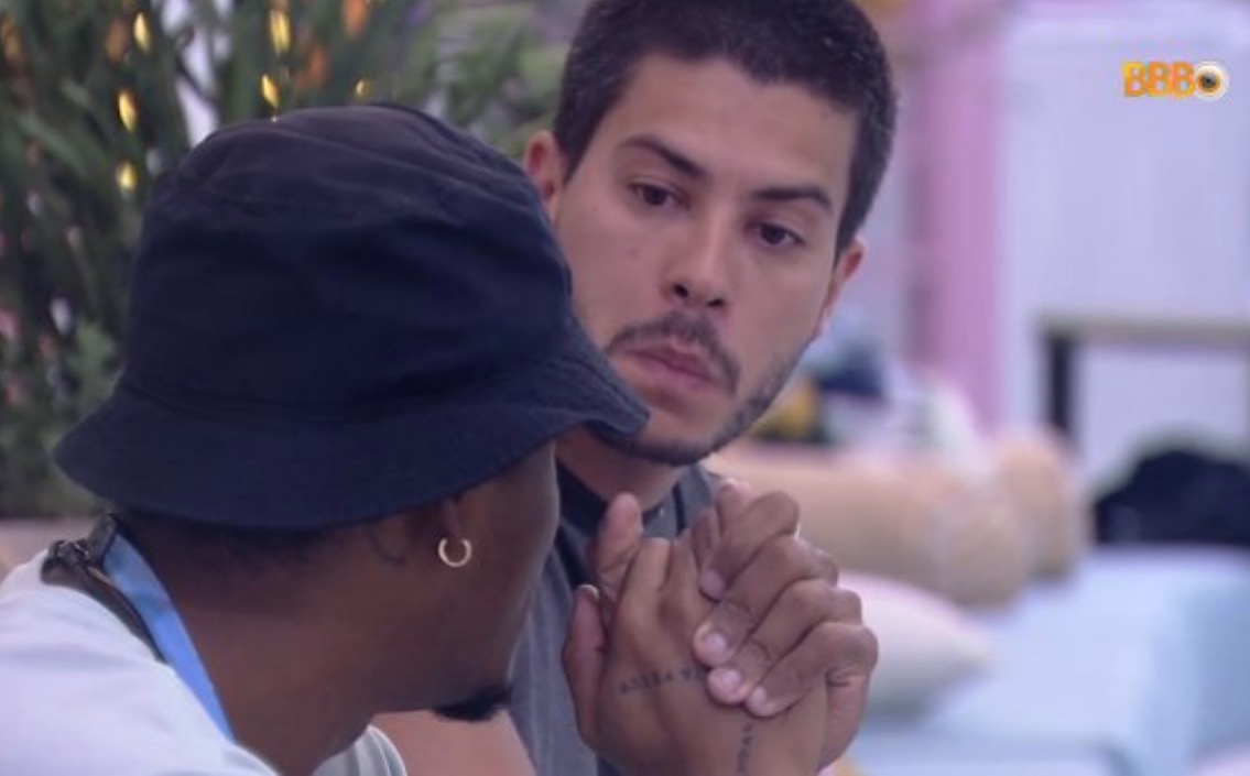 BBB22: PA descobre que Arthur foi alvo de fofoca de Jade e Laís; vídeo
