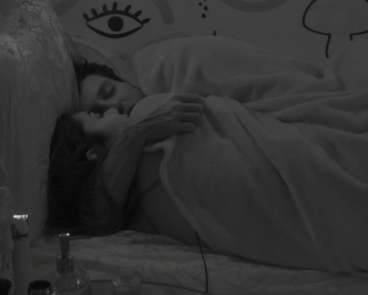 BBB22: Clima esquenta entre Eslô e Lucas e internautas apontam masturbação