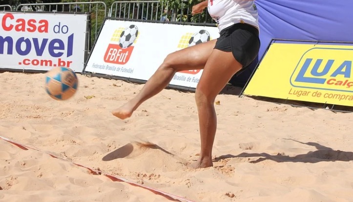 Escolinhas de futevôlei serão implantadas nos bairros de Manaus