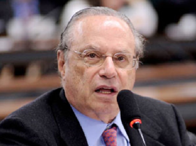 Paulo Maluf é internado com covid-19 em hospital de São Paulo