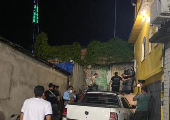 Jovem é executado com tiros na cabeça no Japiim 