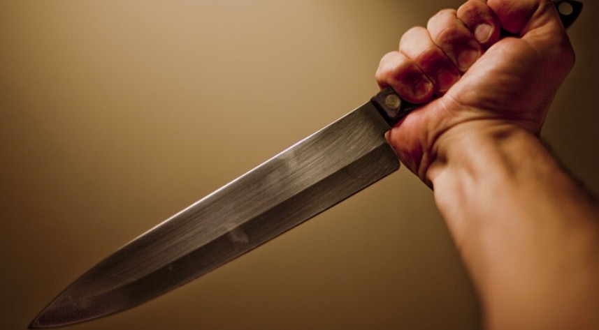 Homem é morto a facadas em beco de Manaus 