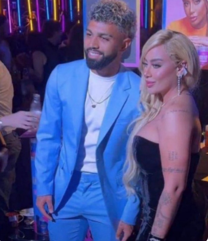 Gabigol prestigia Rafaella Santos em festa e fãs suspeitam reconciliação 