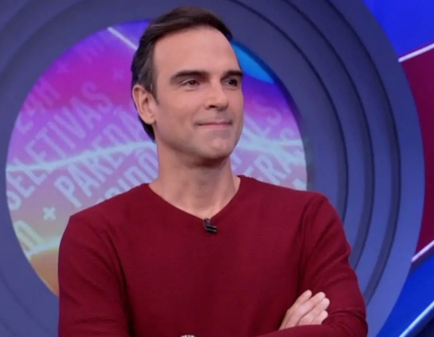 Tadeu Schmidt é parado em blitz da Lei Seca e tem atitude inusitada