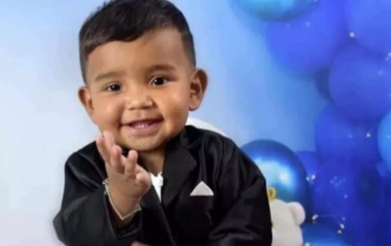 Bebê de 1 ano morre após ingerir soda cáustica