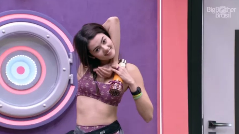 BBB22: Eslovênia faz contorcionismo e choca internautas: 'o Exorcista'