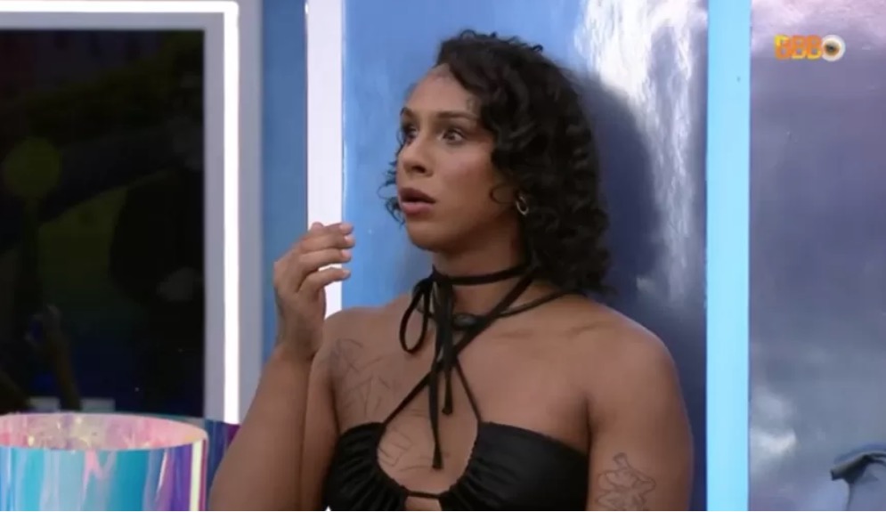 Sisters ouvem voz da produção sem distorção e se surpreendem