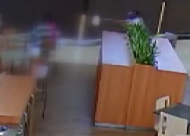 Homem é executado em praça de alimentação de shopping; Veja vídeo
