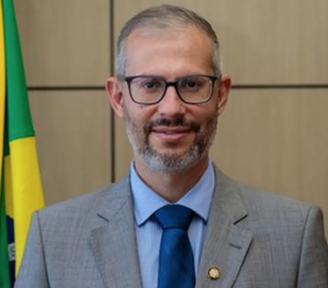 Victor Godoy é o novo ministro da Educação 