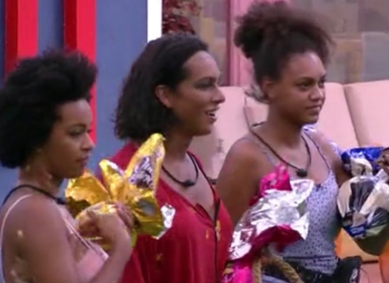 Expressão de Jessi, Lina e Natália com volta de Arthur vira meme