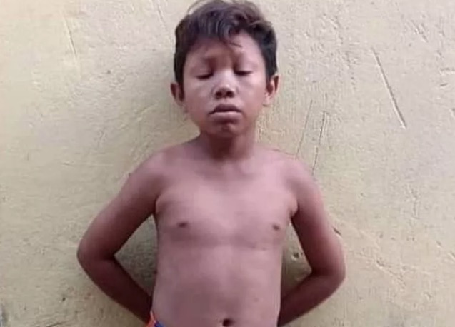 Homem com aparência de criança é assassinado a tiros em feira