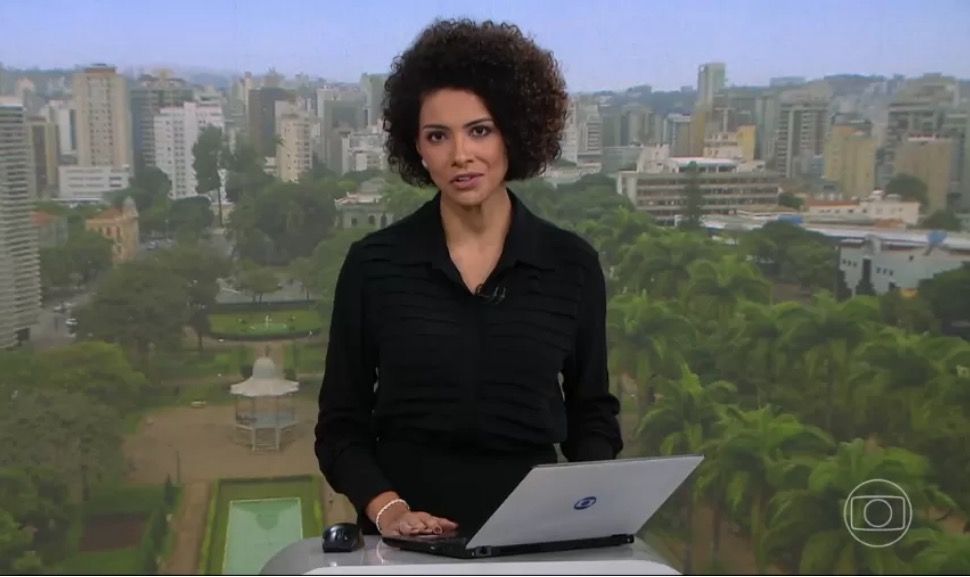 Apresentadora da Globo anuncia gravidez ao vivo 