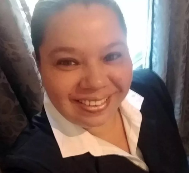 Mulher é internada em estado grave após ser atingida por galho de árvore 