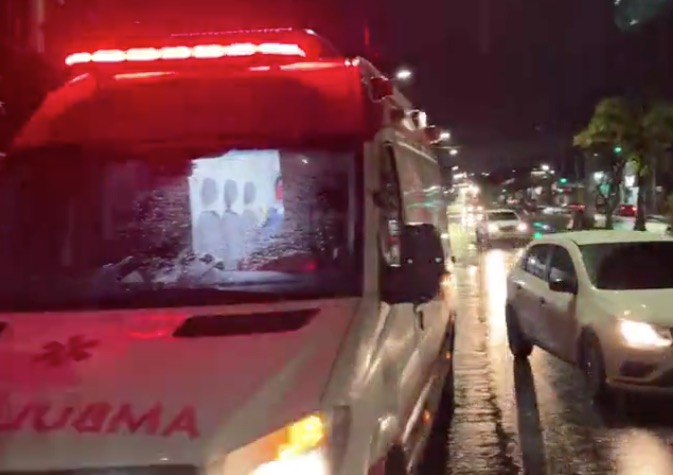 Criança é atropelada durante chuva na avenida Grande Circular