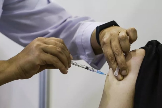 Cai a procura por dose de reforço da vacina contra a Covid-19