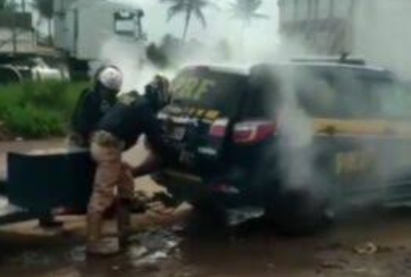 Homem morre sufocado após ser colocado em viatura com gás da PRF em Sergipe