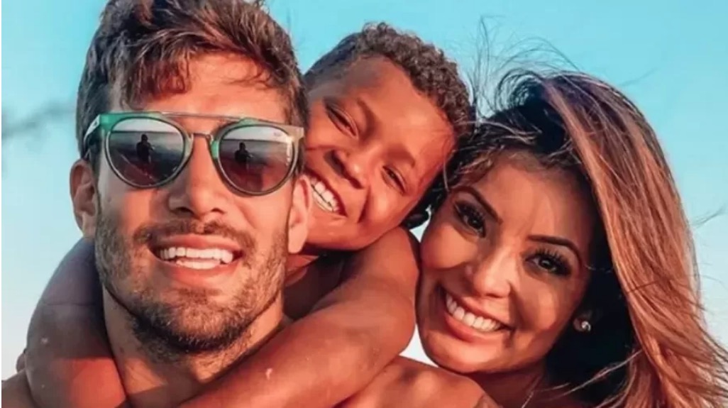 Filho adotivo de Carol Nakamura voltar a morar com mãe biológica