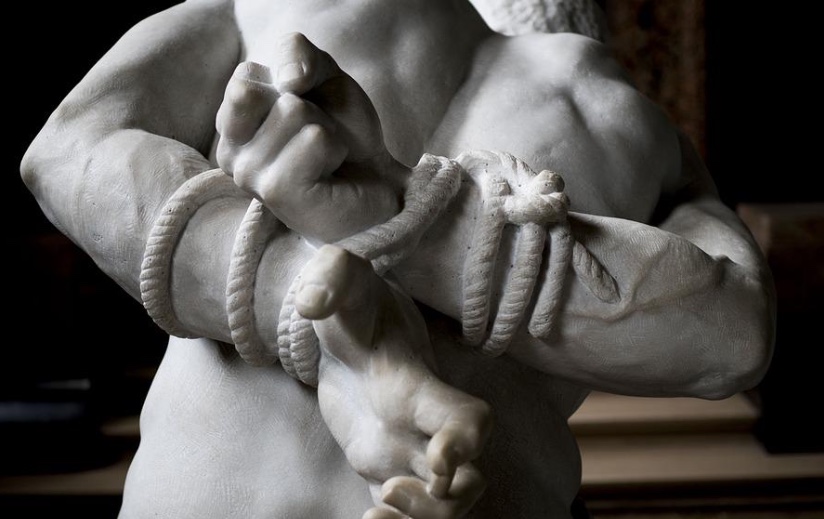 Homem forja o próprio sequestro para esposa desistir de divórcio