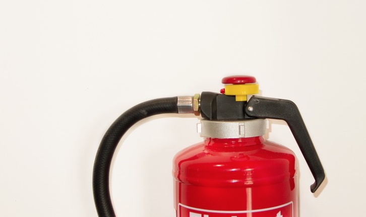 Idoso é preso por matar colega em asilo com extintor de incêndio 