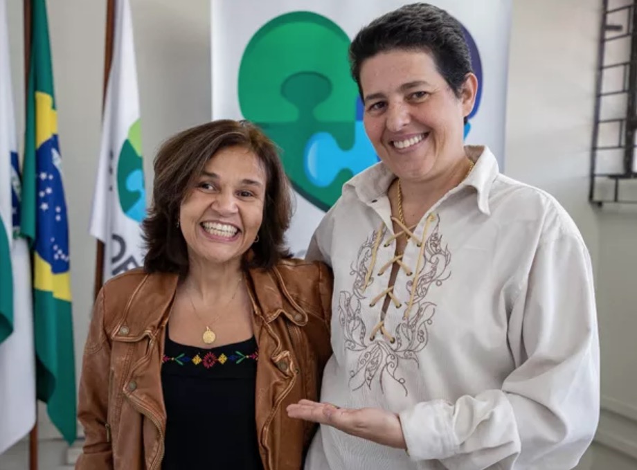 Adriane Bonato manda recado para Claudia Rodrigues após pedido de casamento