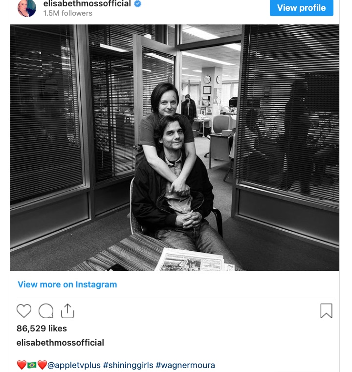 Elisabeth Moss publica foto com Wagner Moura nos bastidores de 'Iluminadas'