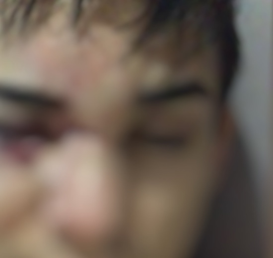 Cliente cospe e espanca baterista em bar no Centro de Manaus