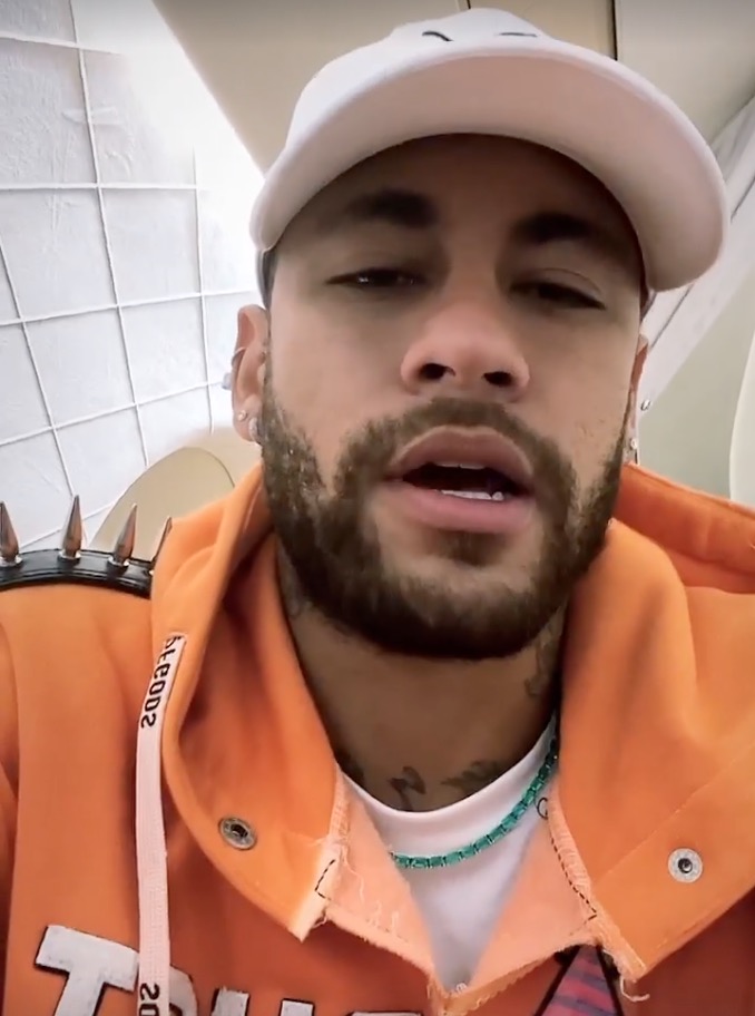 Neymar se pronuncia após avião fazer pouso forçado: ‘um susto’