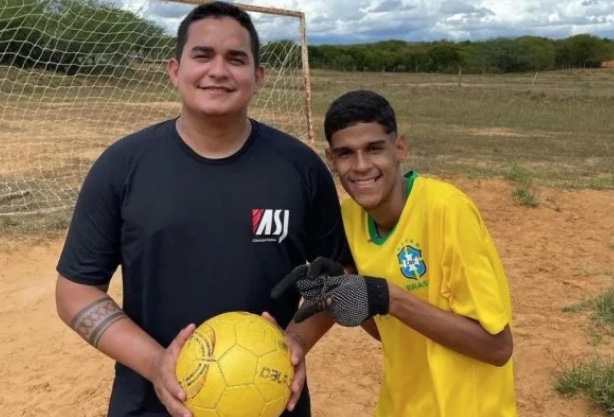 Em áudio, Luva de Pedreiro diz que manda mensagens escondidas de empresário