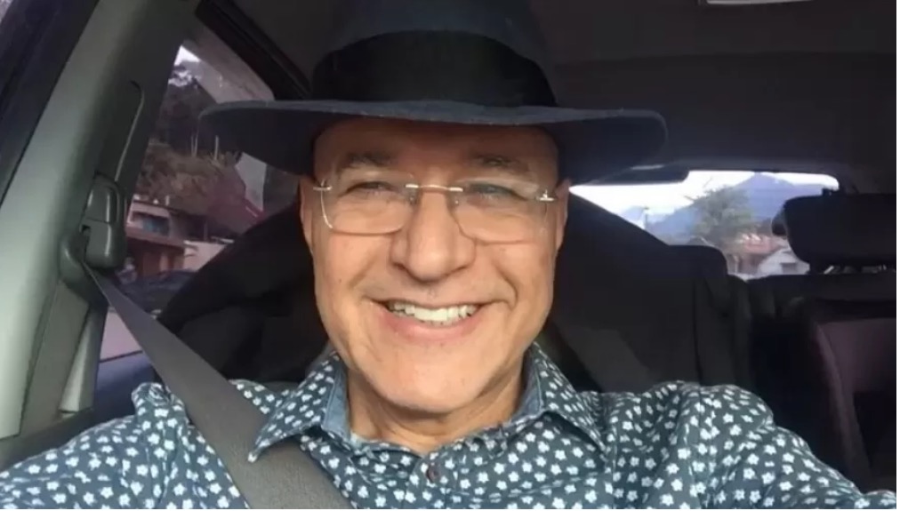 Cantor gospel Sergio Lopes sofre AVC e perde parte dos movimentos do corpo