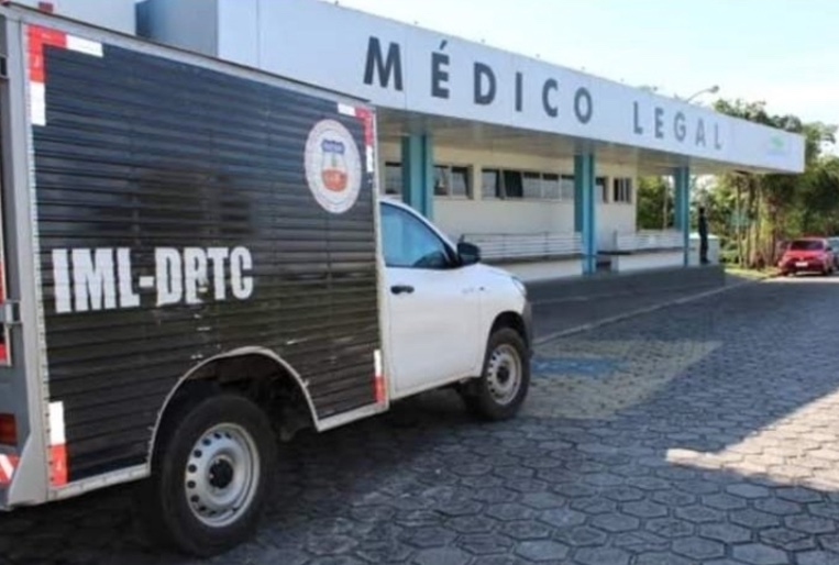 Corpo de mulher é encontrado em casa abandonada em Manaus 