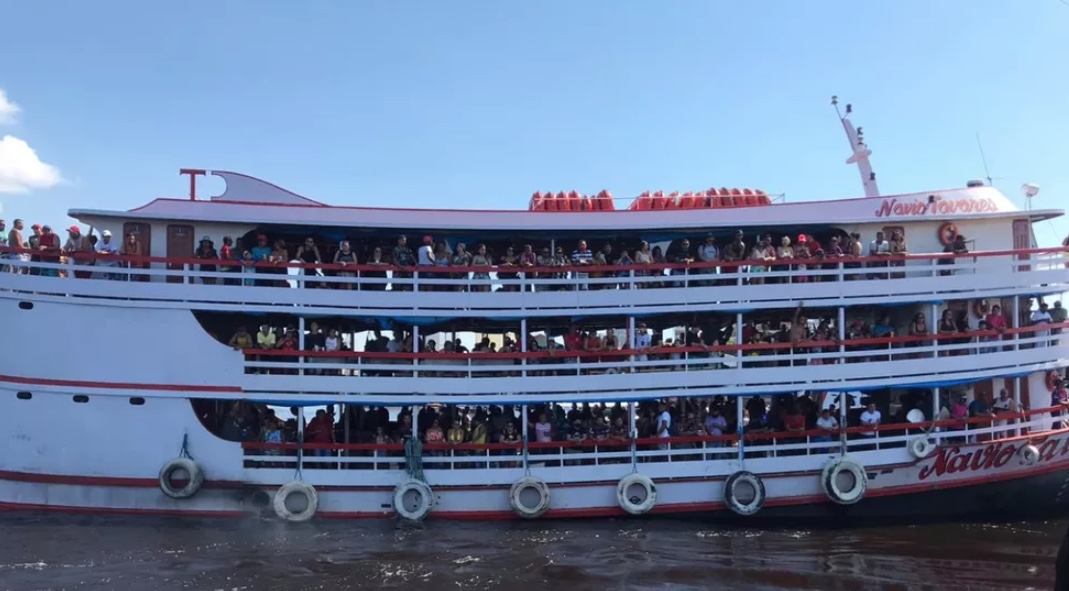 Excesso de passageiros em barcos no Amazonas é atentado à segurança fluvial