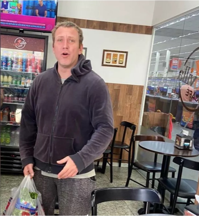 Em reabilitação, Sérgio Hondjakoff é flagrado em supermercado 