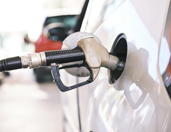 Governo do Amazonas publica decreto com redução do ICMS sobre combustíveis