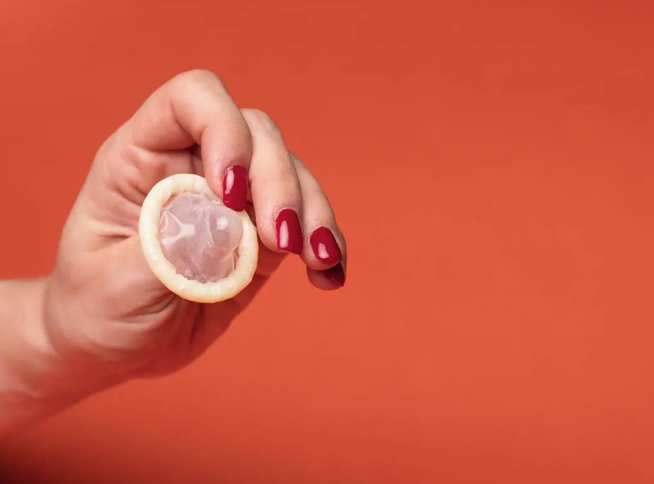 Uso da camisinha cai entre adolescentes, aponta pesquisa do IBGE