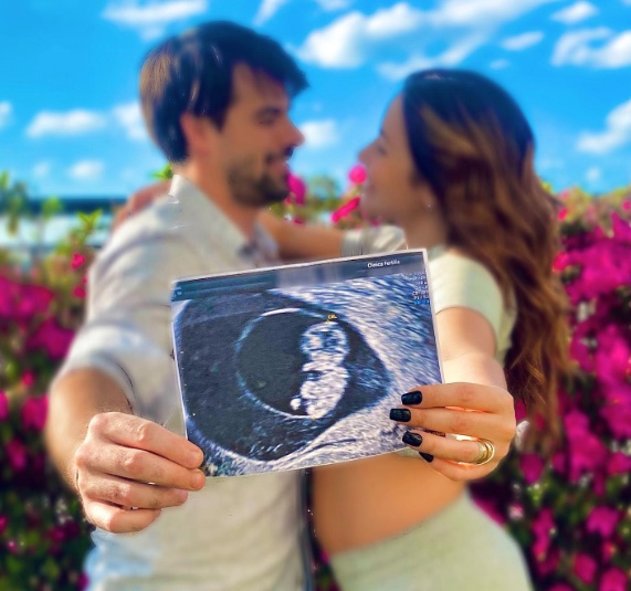 Aos 42, Renata Dominguez anuncia primeira gravidez: 'sonho realizado'